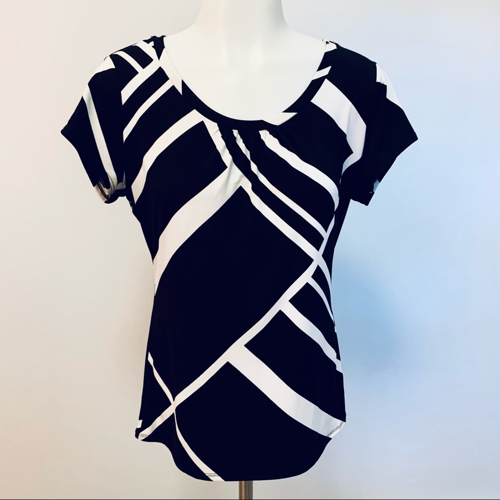 Short sleeve top